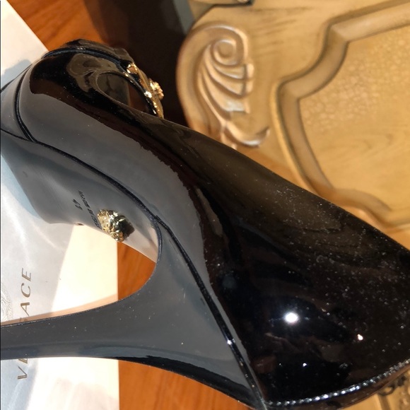 Versace Pump - Picture 7 of 7